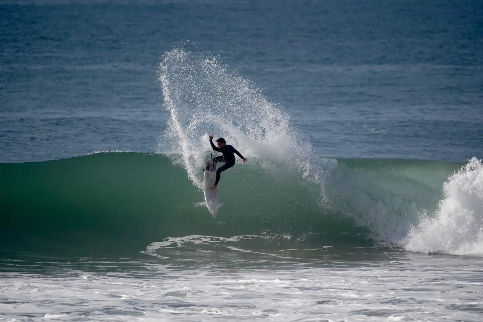 Moroccan wave background